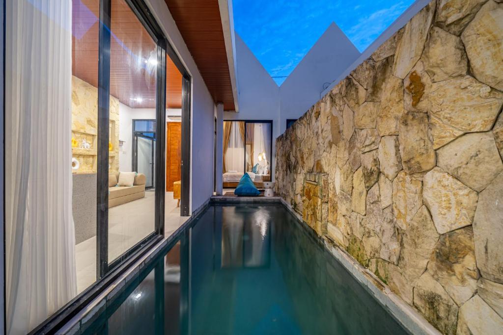 Kolam renang di atau dekat dengan Moonlight B22 - Elegant Modern Villa - Private Pool & Perfect Location