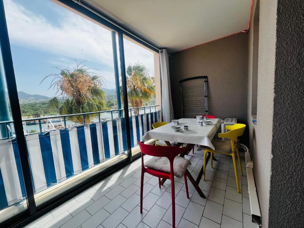 Balkón alebo terasa v ubytovaní Argelès sur Mer - Appartement 6 pers avec terrasse et parking - FR-1-309-375