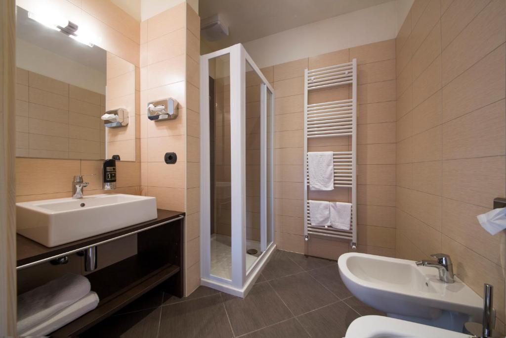Koupelna v ubytování Albergo Chalet Abete Rosso
