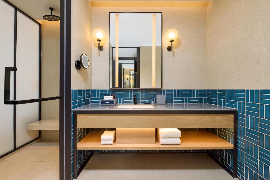 Koupelna v ubytování Four Points by Sheraton Rizhao