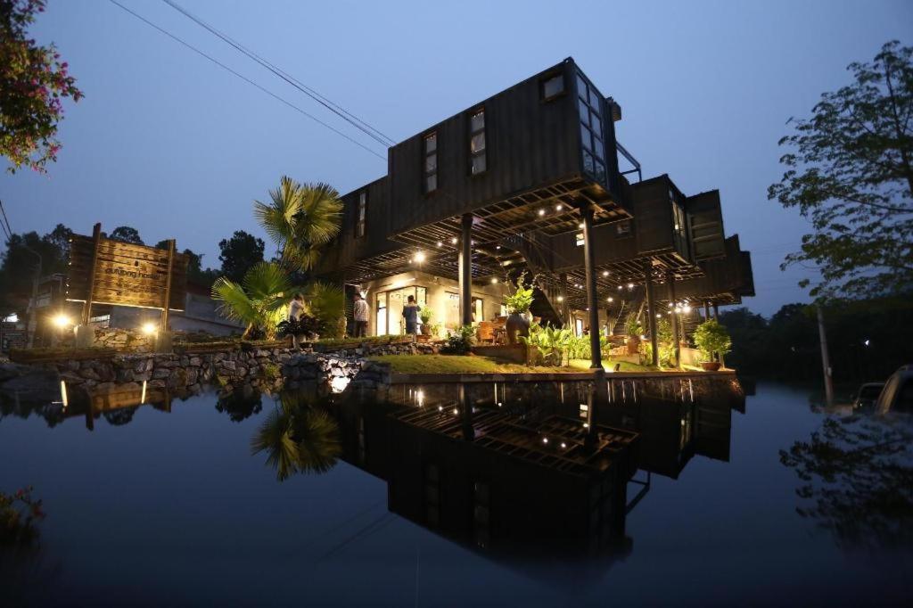 Θέα στο ποτάμι κοντά σε αυτό το hostel