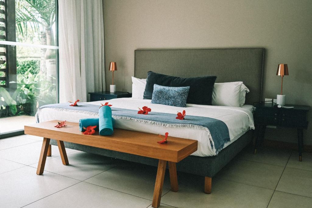 Postel nebo postele na pokoji v ubytování Mythic Suites & Villas by MJ Holidays