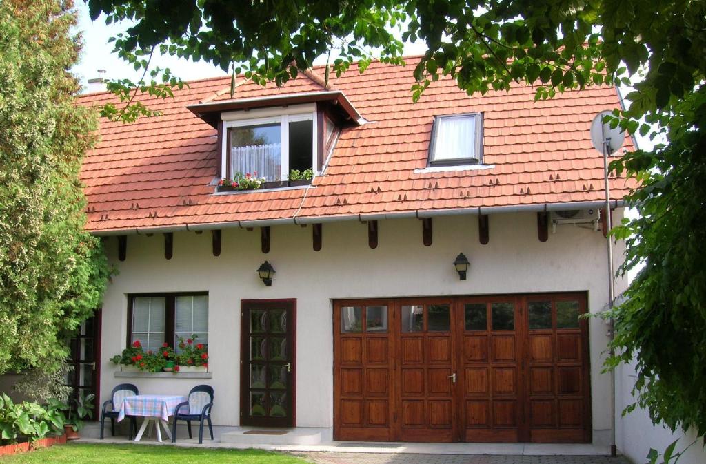 Gallery image of Dombai Apartman in Vác