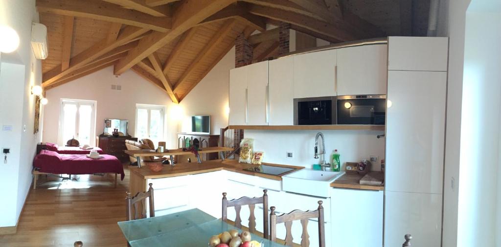Kuchyň nebo kuchyňský kout v ubytování Wellness Suite Na' Canuna'