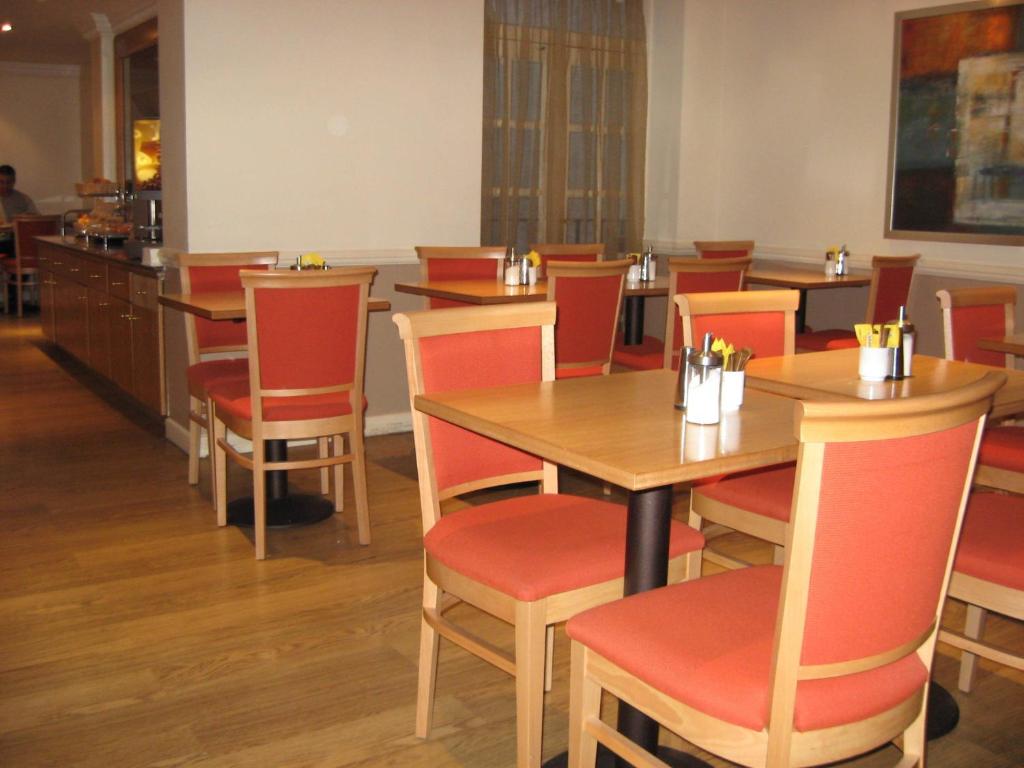 Restaurace v ubytování Americana Hotel