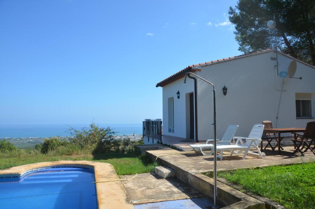Bazén v ubytování Chalet cerca de Denia, piscina, playa y Montaña, nebo v jeho okolí