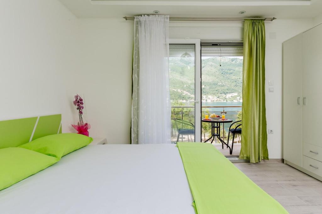 Dream Vacation Apartments - 1