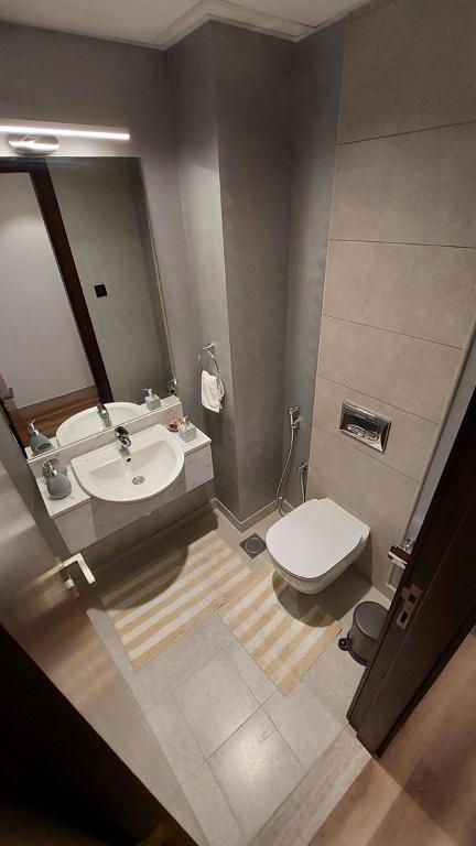 Koupelna v ubytování Luxury 1BHK with Balcony - Muscat Hills