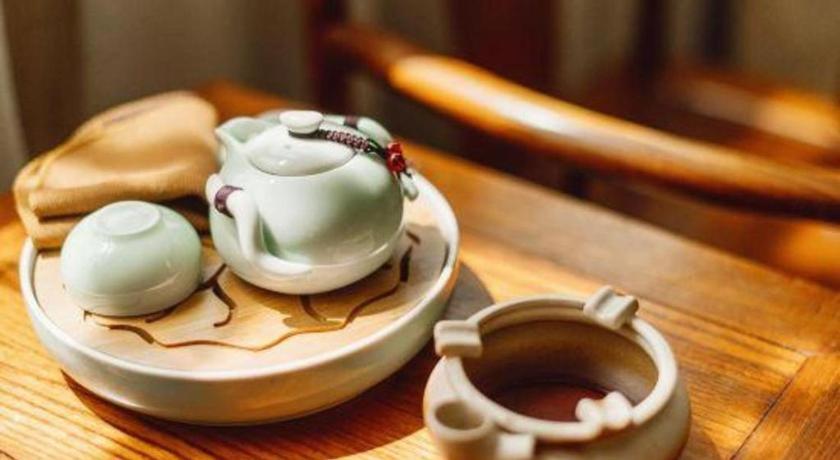 Příslušenství pro přípravu čaje a kávy v ubytování Oriental Hotel