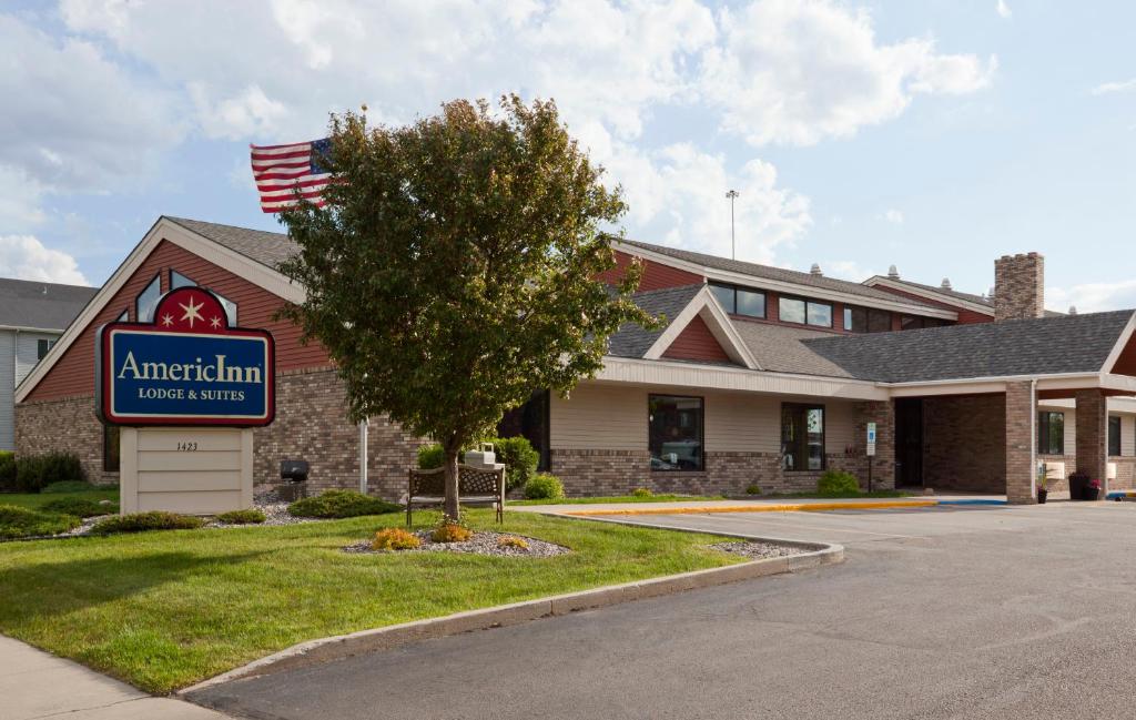AmericInn by Wyndham Fargo West Acres photo