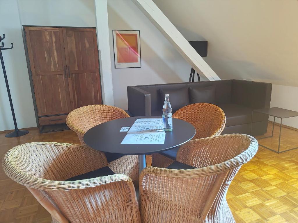 WHLIVING - Apartments & Studios in Konstanz - Studio De Luxe Lit Queen-Size