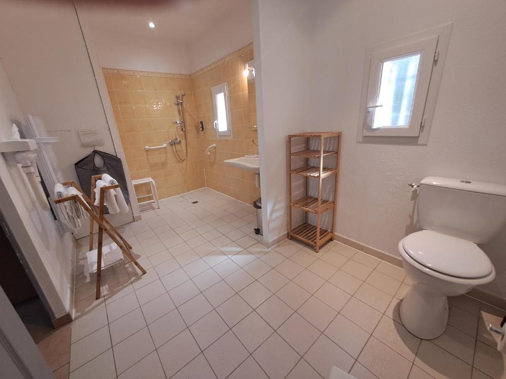 Logis Hôtel Restaurant Le Clos des Capitelles - Double Room - Disability Access
