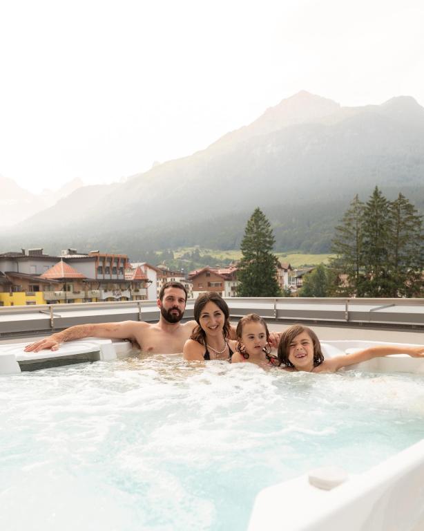 Nespecifikovaný výhled na hory nebo výhled na hory při pohledu z hotelu