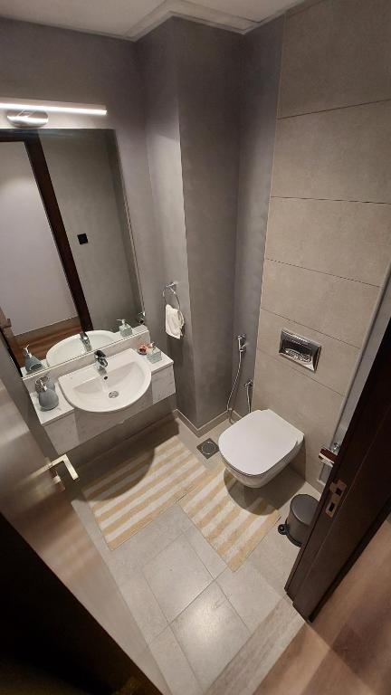 Koupelna v ubytování Luxury 1BHK with Balcony - Muscat Hills