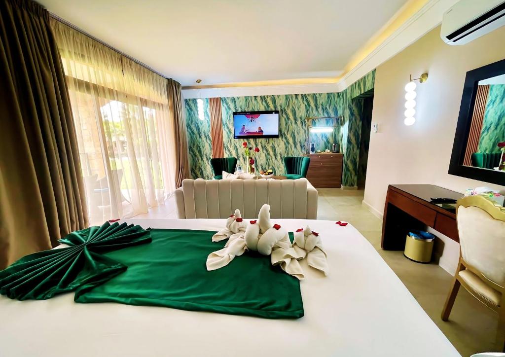 TV a/nebo společenská místnost v ubytování Hotel Prestige Agadir Boutique & SPA