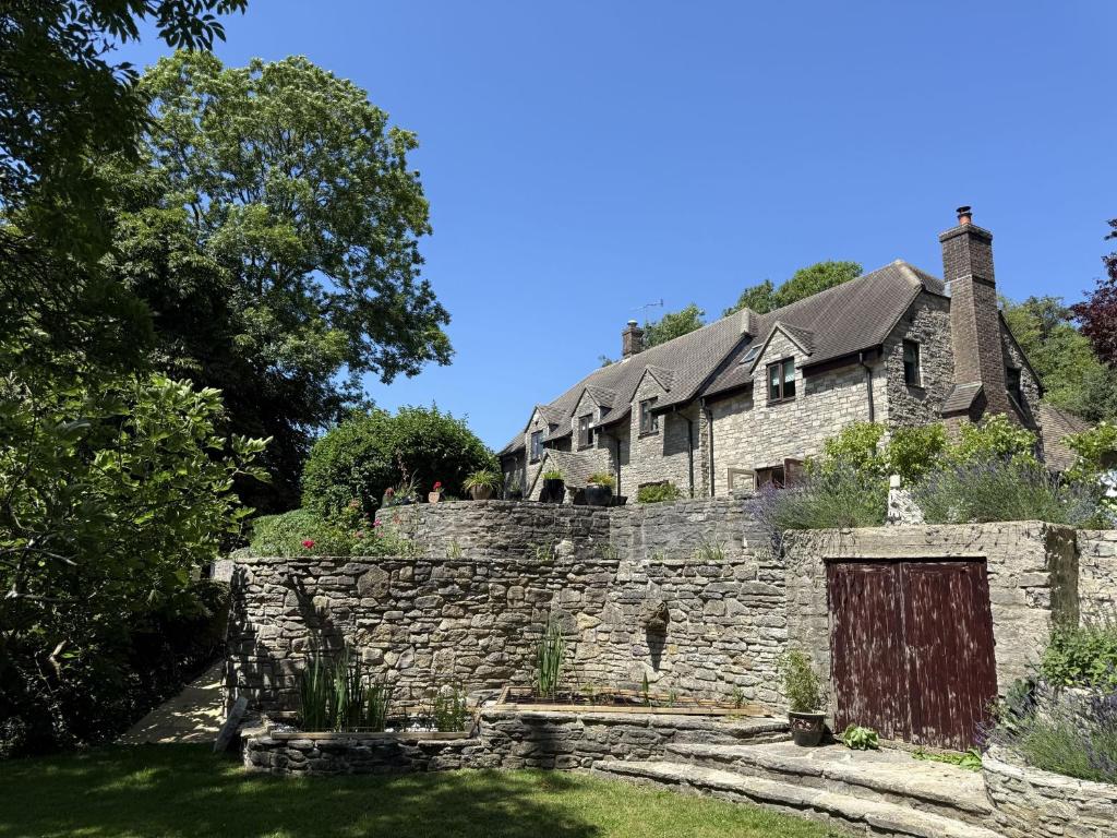 Hoone, kus puhkemaja asub