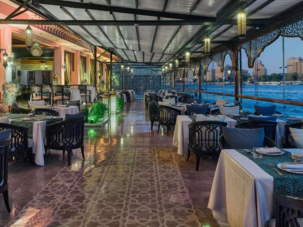 Restaurace v ubytování Sofitel Cairo Nile El Gezirah