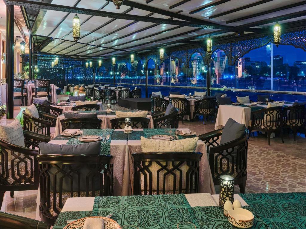 Restaurace v ubytování Sofitel Cairo Nile El Gezirah