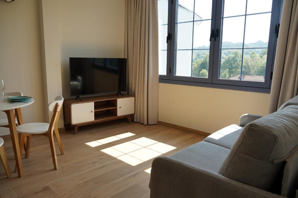 VILLAGRADO Suites - Deluxe One-Bedroom Apartment With Garden View