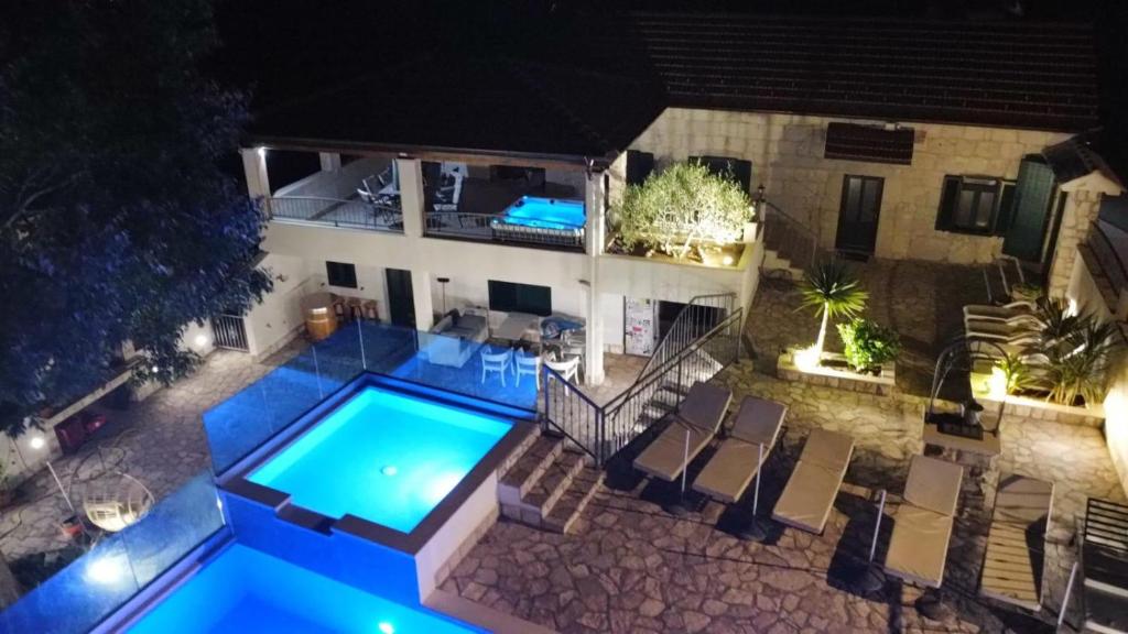 Bazén v ubytovaní Villa Stipanovi Dvori alebo v jeho blízkosti