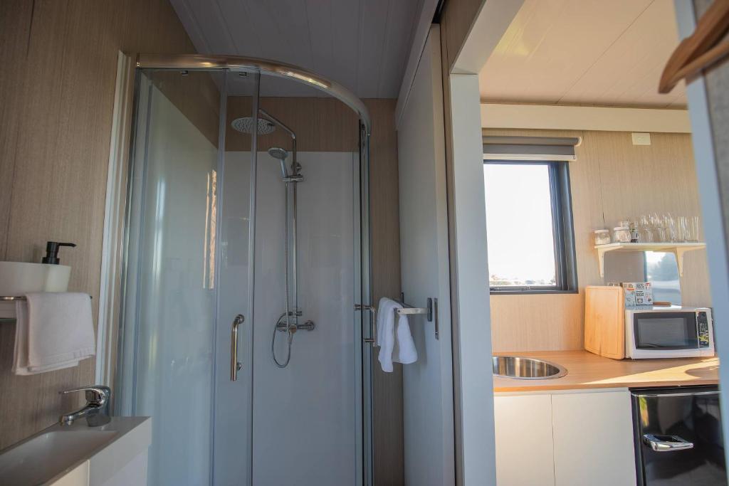 Maungakawa Hill by Tiny Away - Resim 9