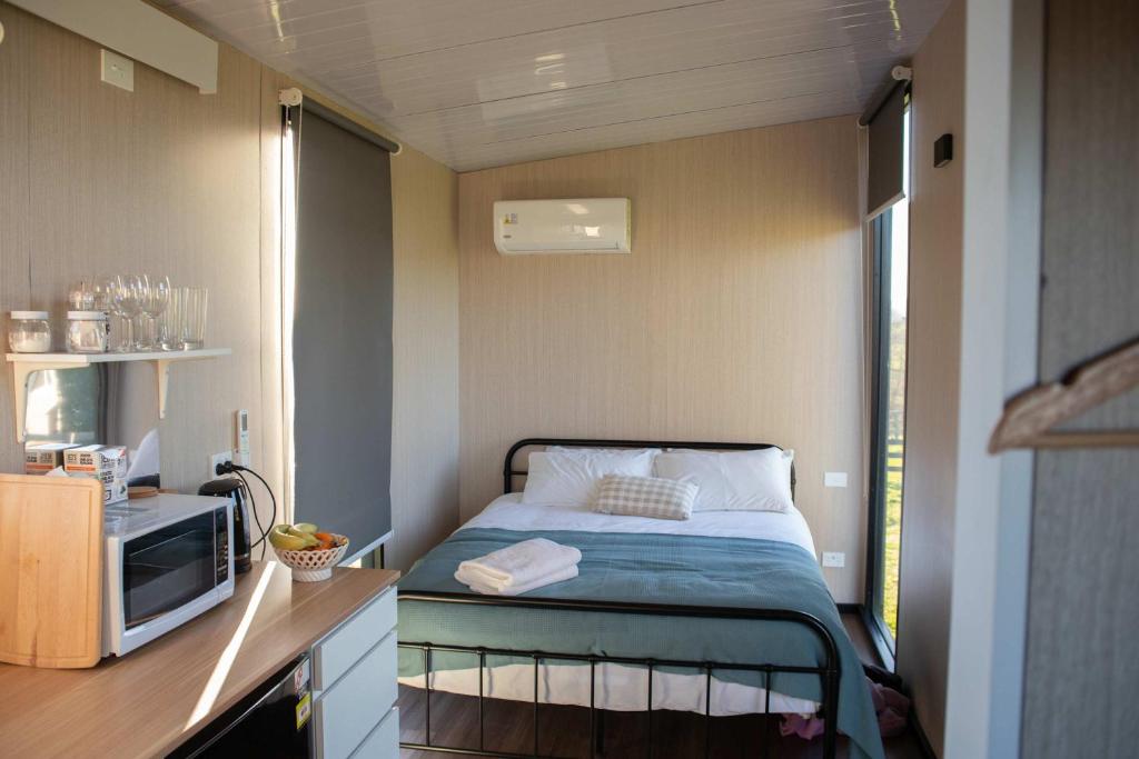 Maungakawa Hill by Tiny Away - Resim 12