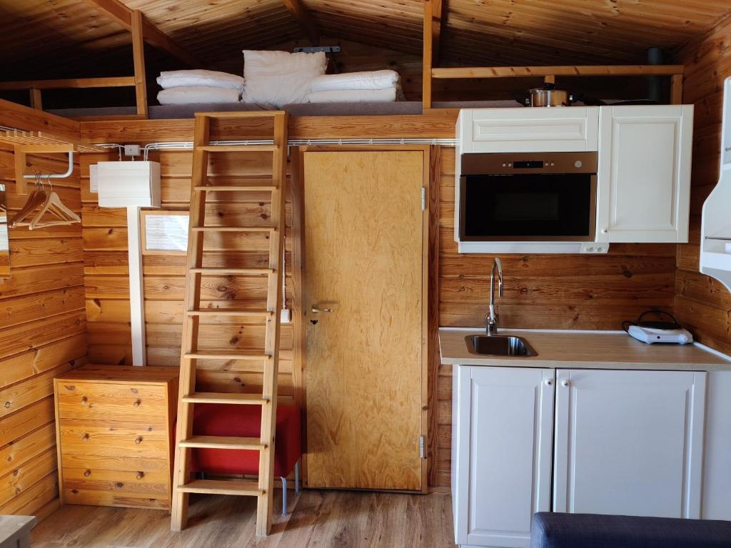 Kuchyň nebo kuchyňský kout v ubytování Ronneby Havscamping