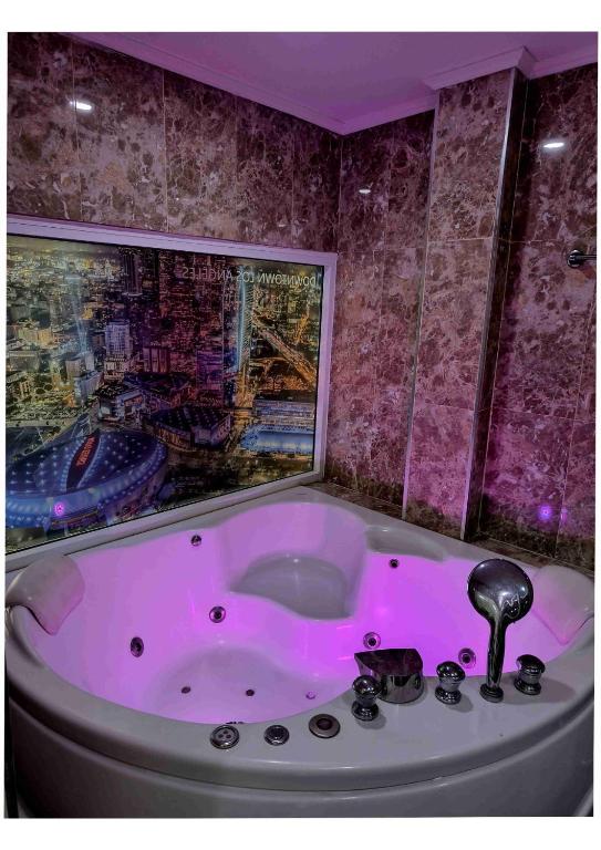 Titanic Residence-7 minute walk to the Beach - Resim 43