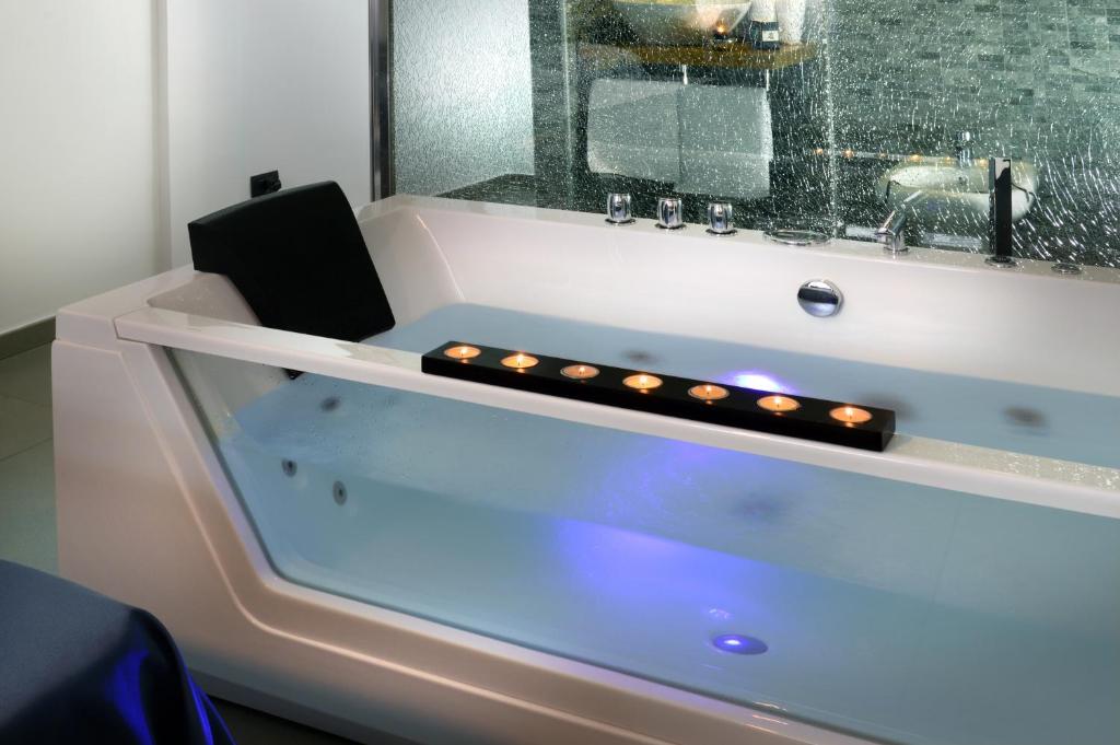 Barbarella Suite - Suite With Spa Bath
