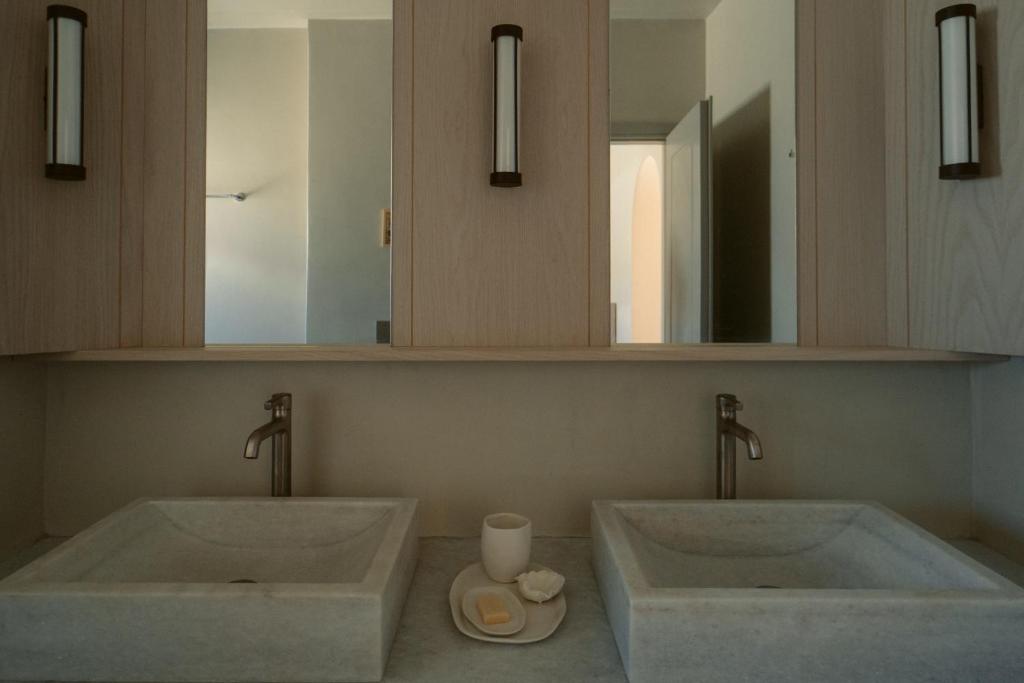 Fotografie z fotogalerie ubytování Black Rose Beach Suites v destinaci Perivolos