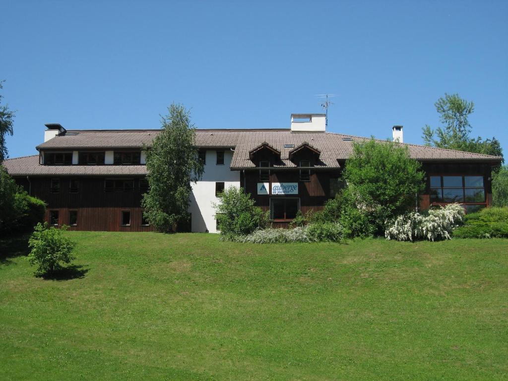 Auberge de Jeunesse HI Annecy - Single Room With Ensuite Shower – Shared Toilets