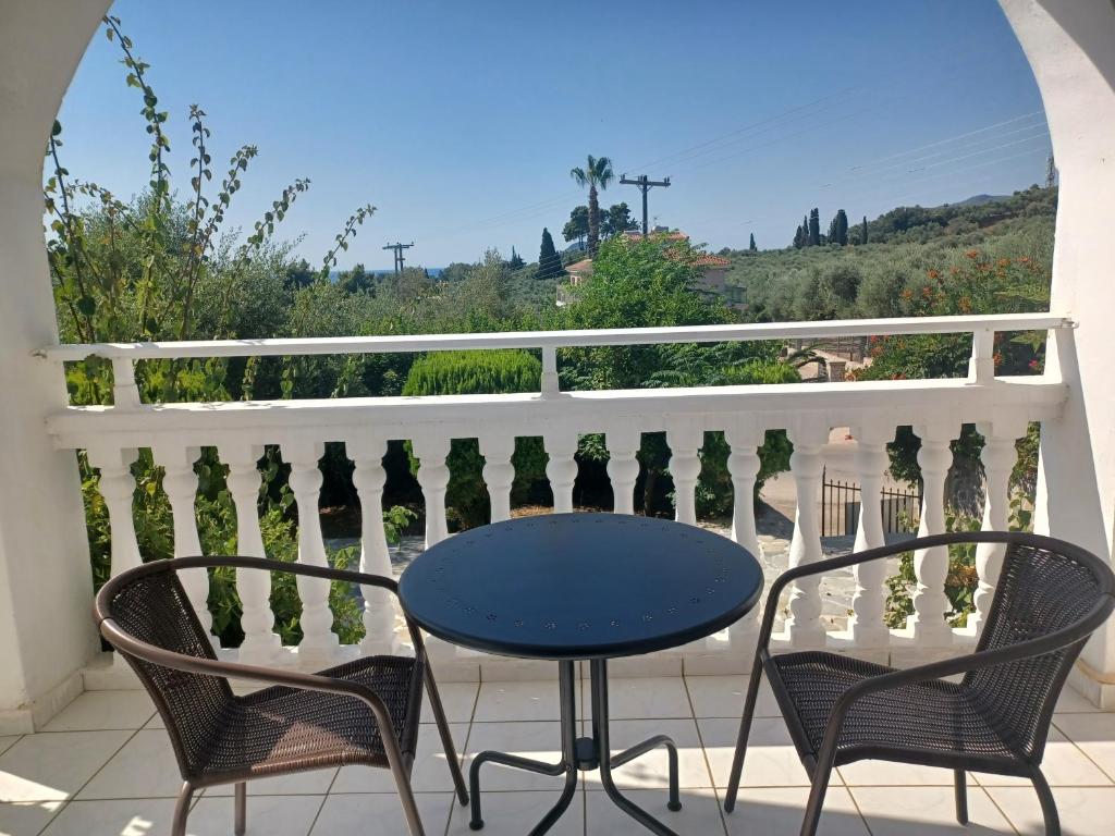 Balkón nebo terasa v ubytování Tassos & Marios Apartments I
