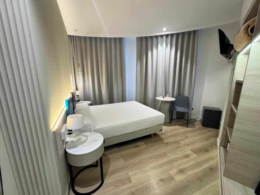 Hotel Mediterraneo Valencia - Resim 9