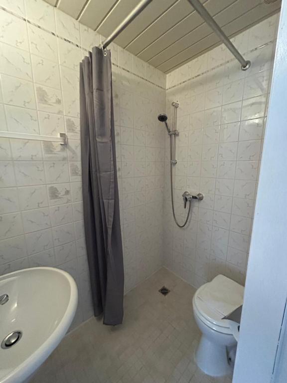 Pension Rosenhof am Bahnhof - Habitación Individual Con Baño