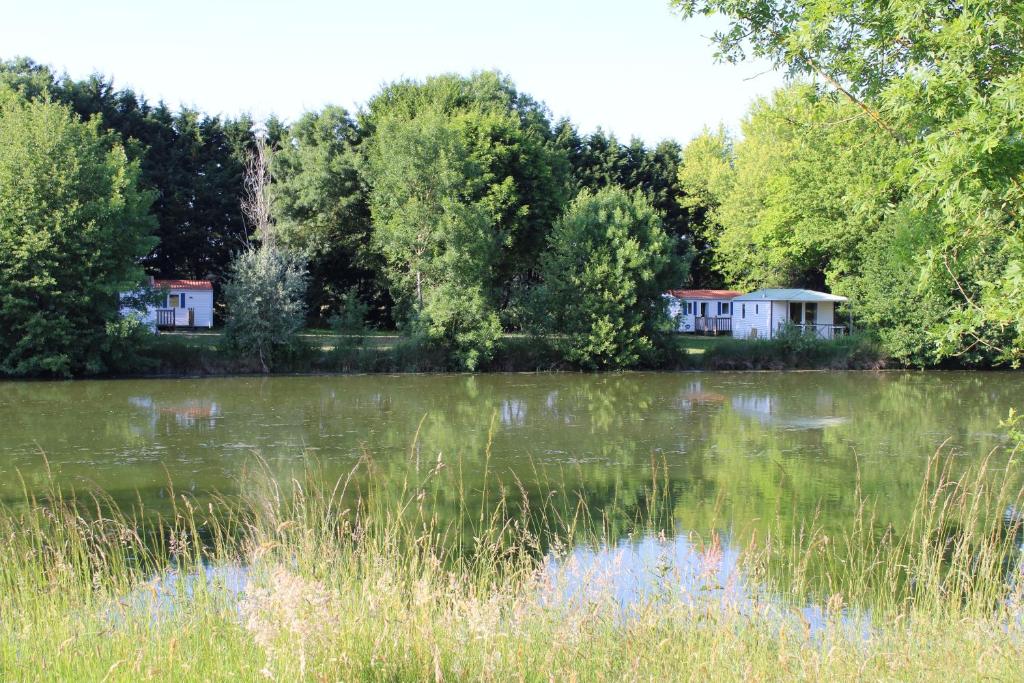 Le clos de Launay - Bungalov - Su Kenarında