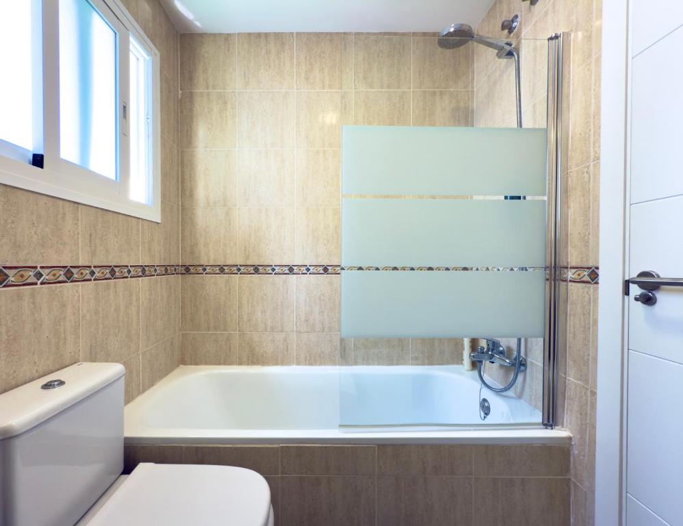 Kúpeľňa v ubytovaní Casa adosada Artola Marbella - Piscina privada