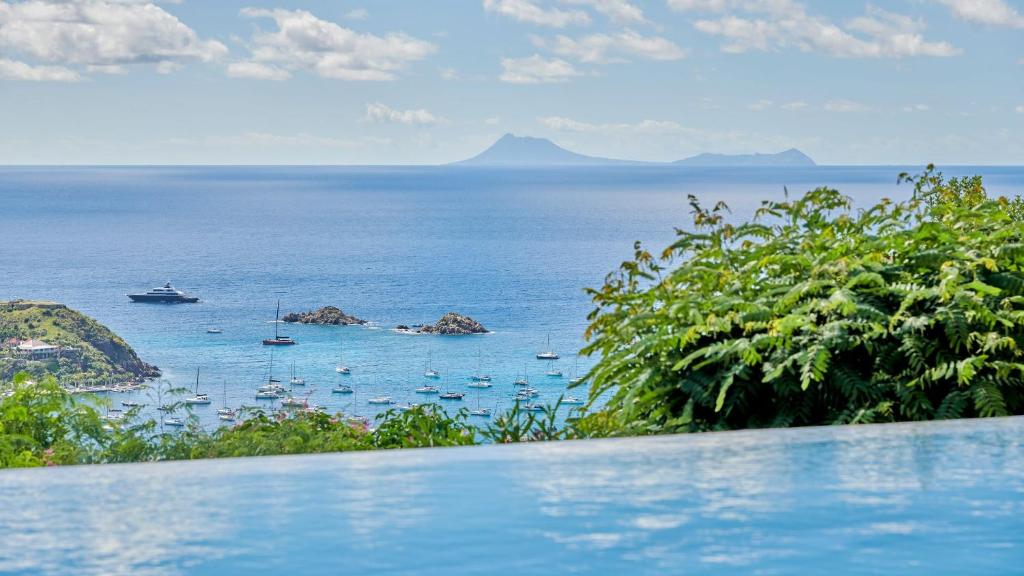 Superb Villa with Gustavia Harbor View