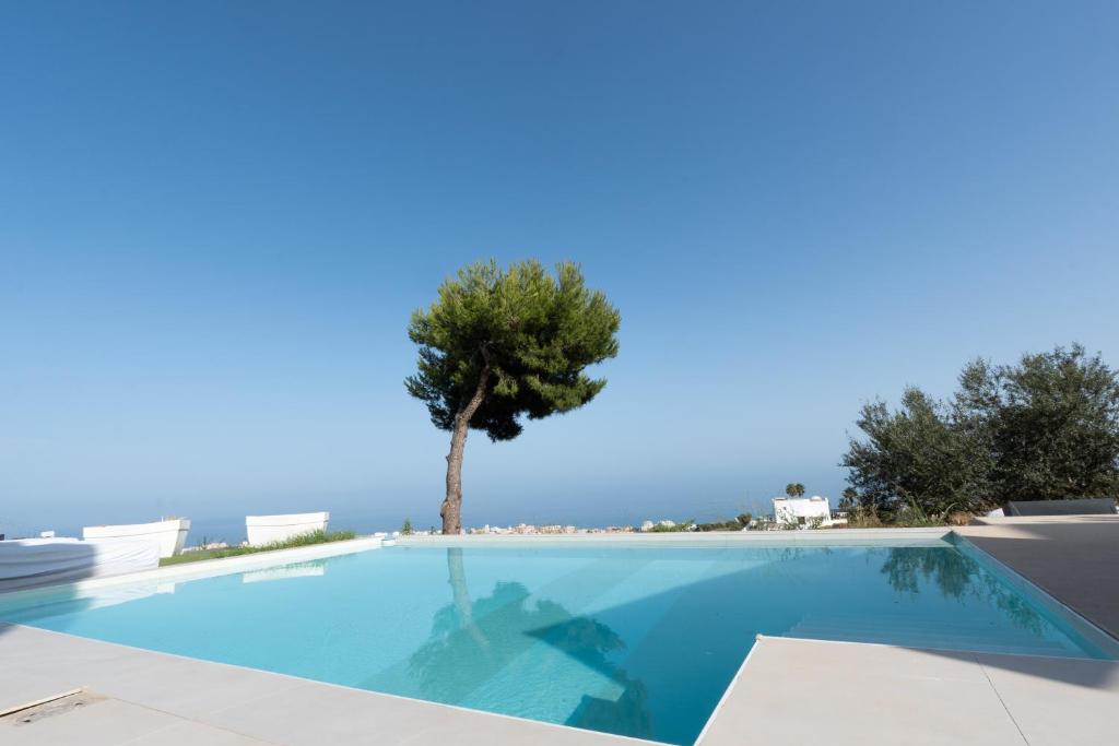 Bazén v ubytování Amazing Villa in Benalmadena nebo v jeho okolí