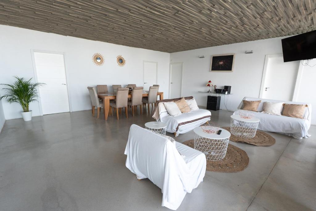 TV a/nebo společenská místnost v ubytování Amazing Villa in Benalmadena