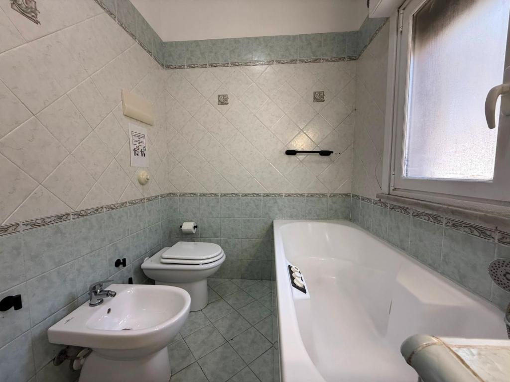 Koupelna v ubytování Casa vacanze Ciachea Home - Villa Accogliente con BBQ, Giardino e Parcheggio , A due Passi Da Palermo & Aereoporto