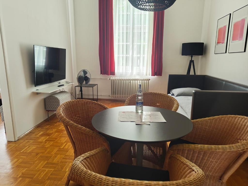 WHLIVING - Apartments & Studios in Konstanz - Studio Familial