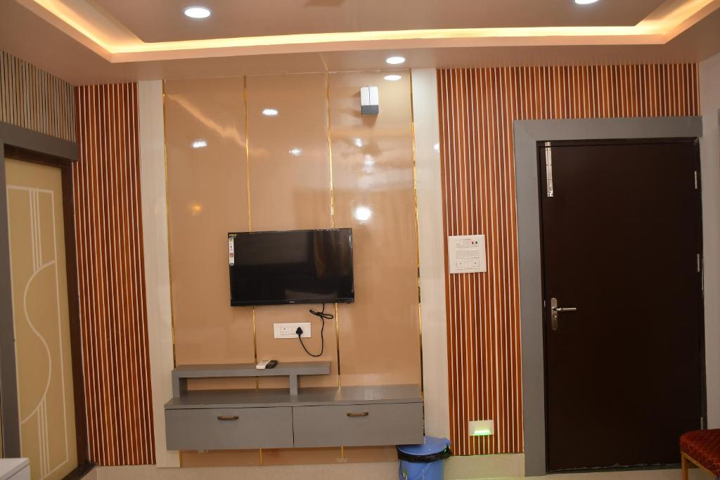 TV a/nebo společenská místnost v ubytování Hotel Ratneswar