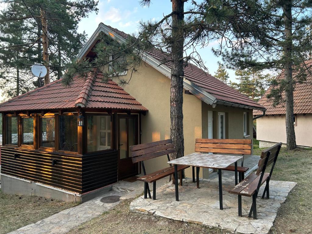 Budova, kde se prázdninový dům nachází