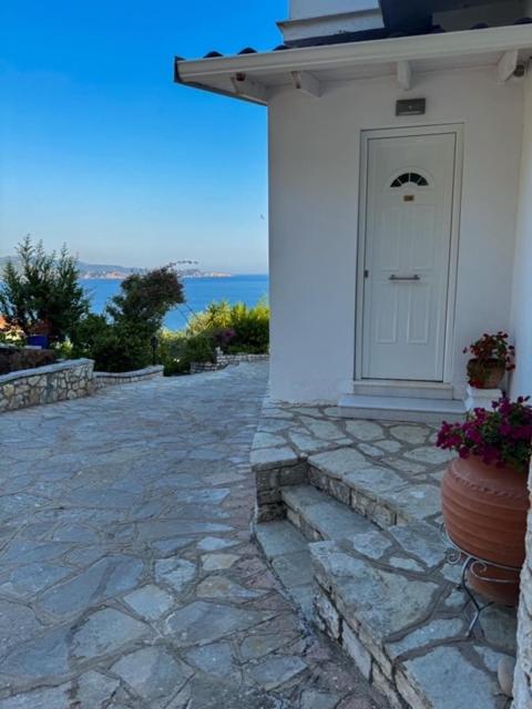 Dolphin Apartments - 10