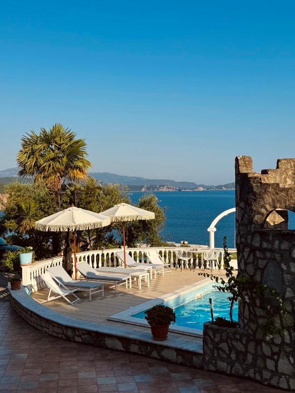 Dolphin Apartments - 7