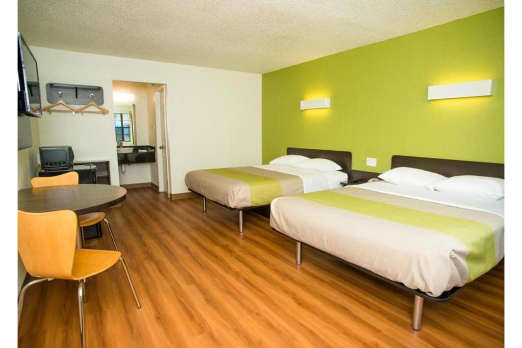 Motel 6-Palestine, TX - Camera Queen Deluxe Con 2 Letti Queen - Fumatori