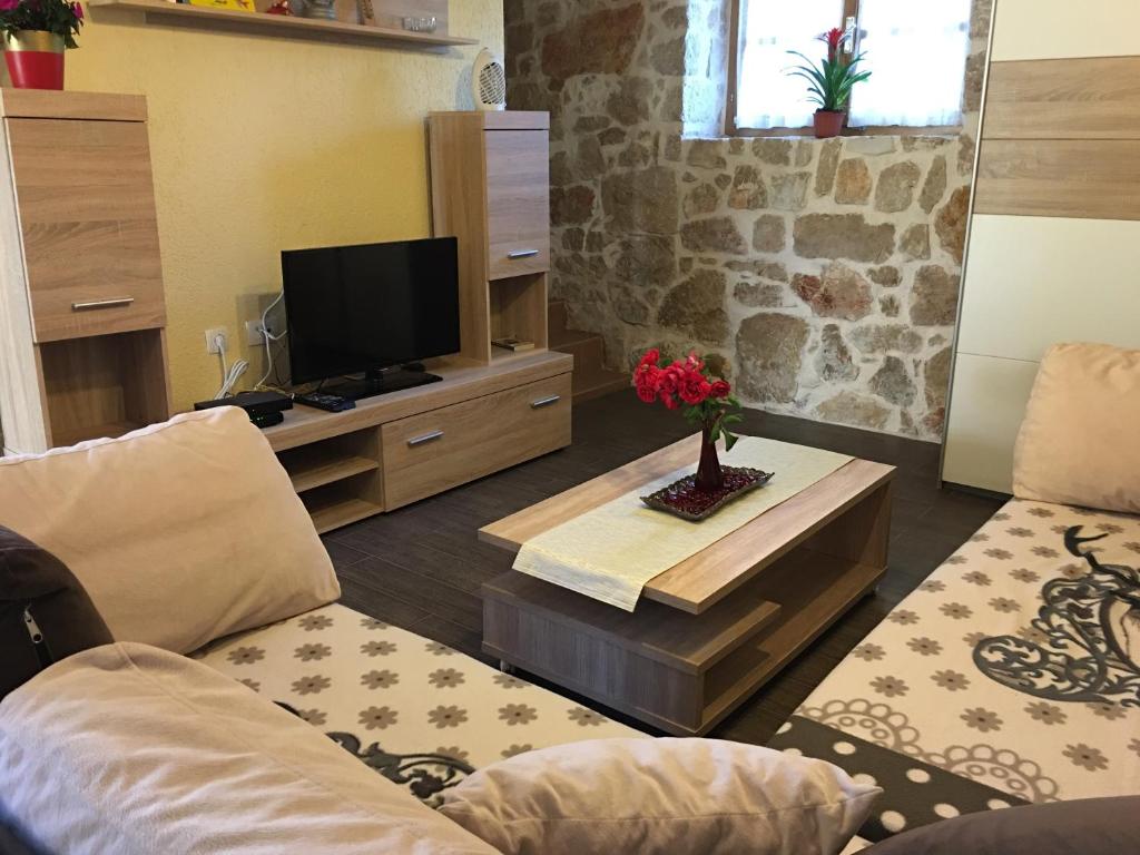 TV a/nebo společenská místnost v ubytování Holiday Home Rasopas