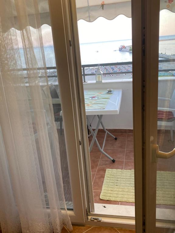 Fotografie z fotogalerie ubytování Albi Apartmet beachfront in Shengjin v destinaci Shëngjin