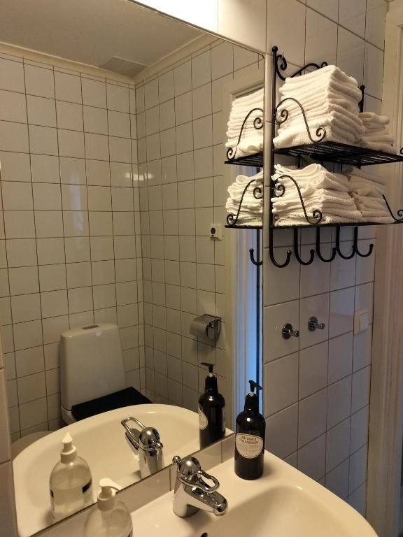 Koupelna v ubytování Pilane B&B