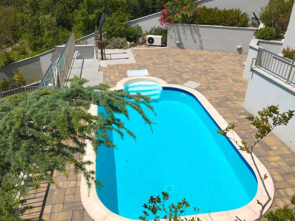 Bazén v ubytovaní Apartment in Crikvenica 42636 alebo v jeho blízkosti